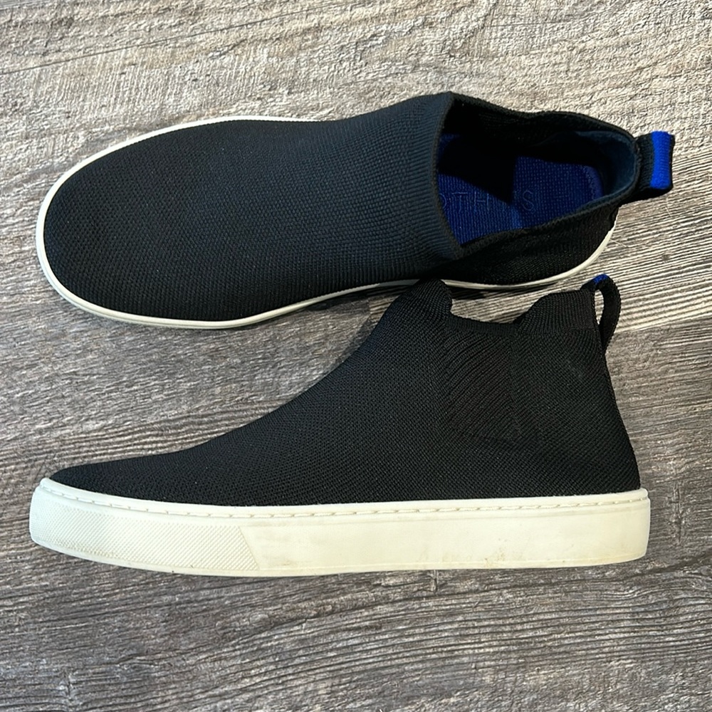 Rothy’s The Chelsea pull on bootie. Size 7.5. Black.